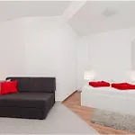 Διαμέρισμα Mili Stomarica
