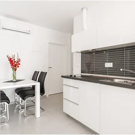 Apartamento Mili Stomarica *