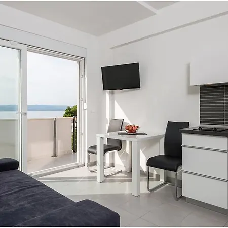 Mili Stomarica Brela