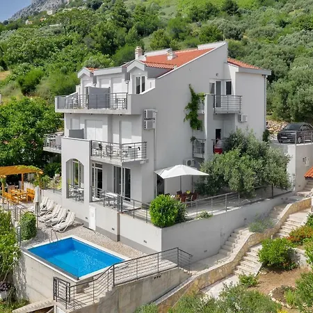 Mili Stomarica Brela